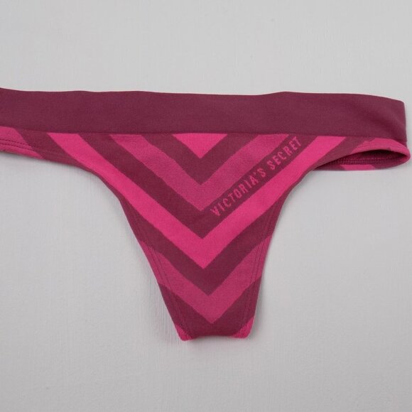 nwt VS no show seamless thong chevron striped - Picture 1 of 5